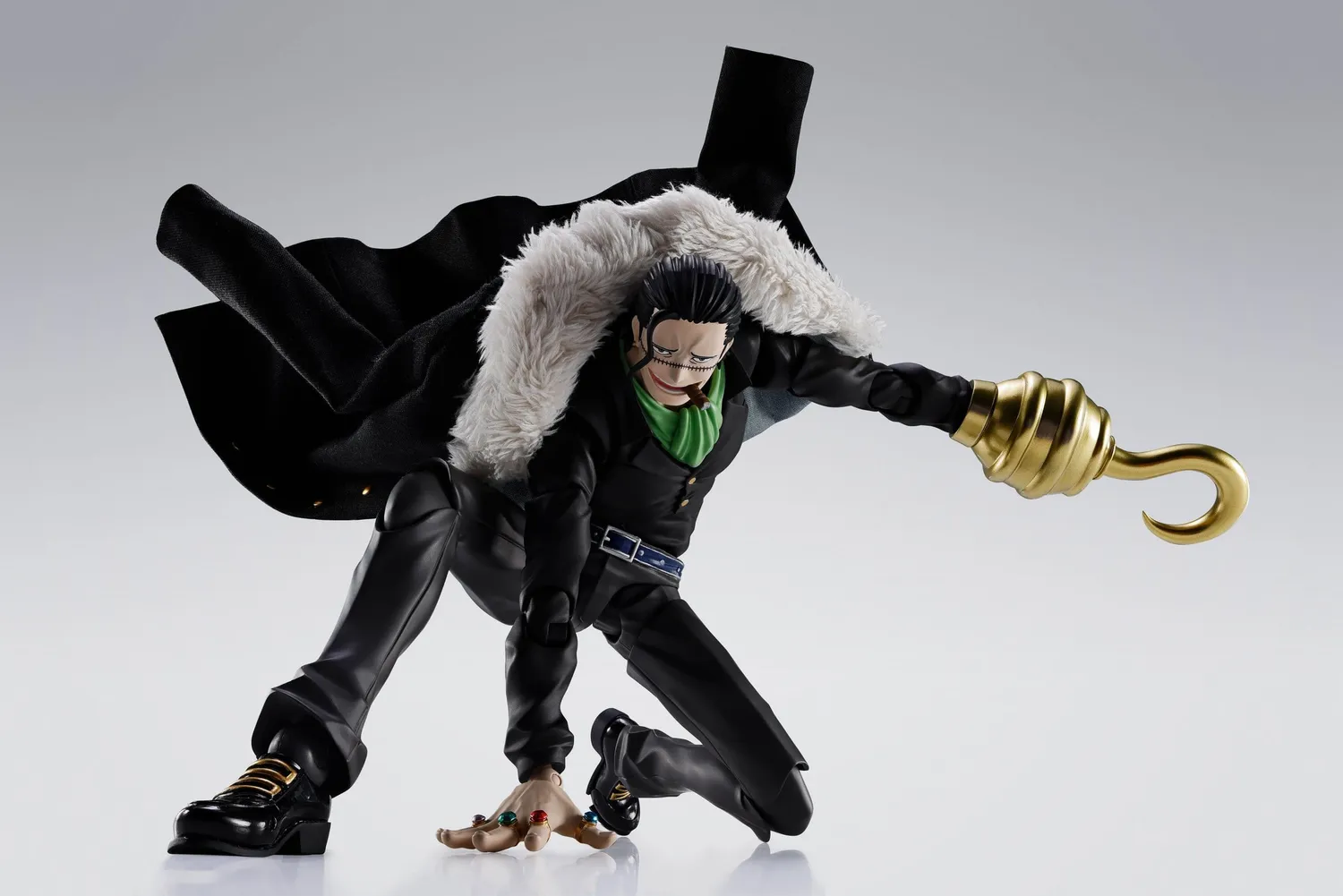 IGN Store Europe One Piece S.H.Figuarts Sir Crocodile Marineford Figur 18cm