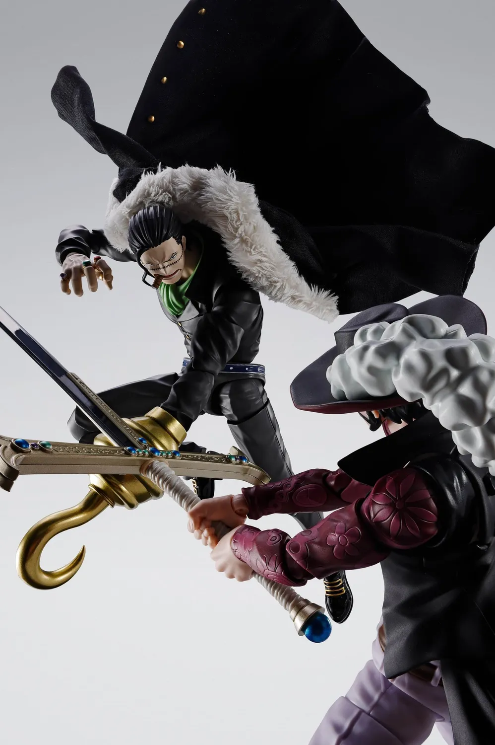 IGN Store Europe One Piece S.H.Figuarts Sir Crocodile Marineford Figur 18cm