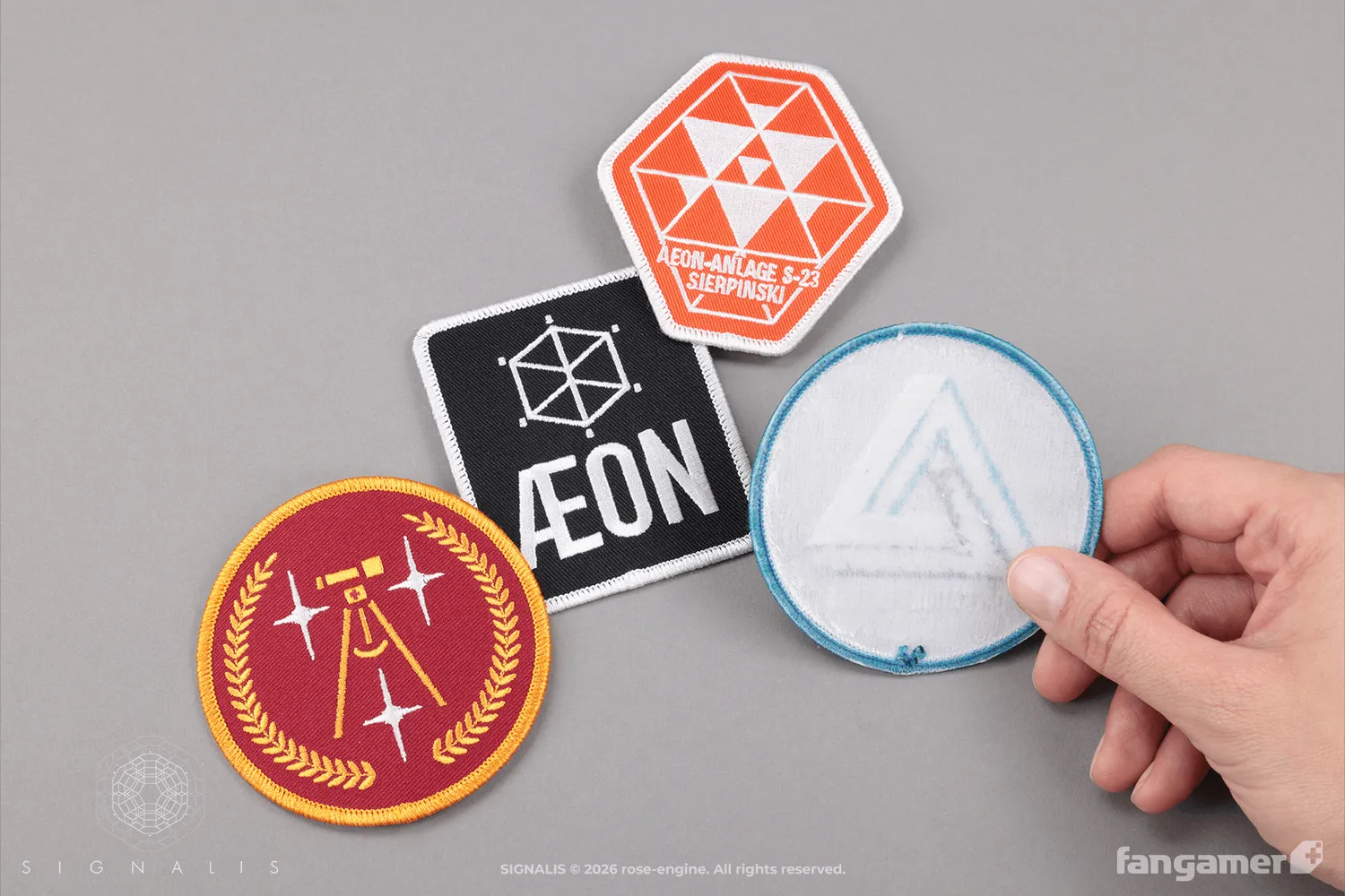 Fangamer SIGNALIS Patch-Set, 4 gestickte Aufnäher