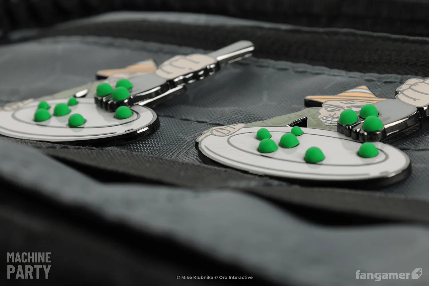Fangamer Machine Party Pea Eater Sliding Pin Emaille