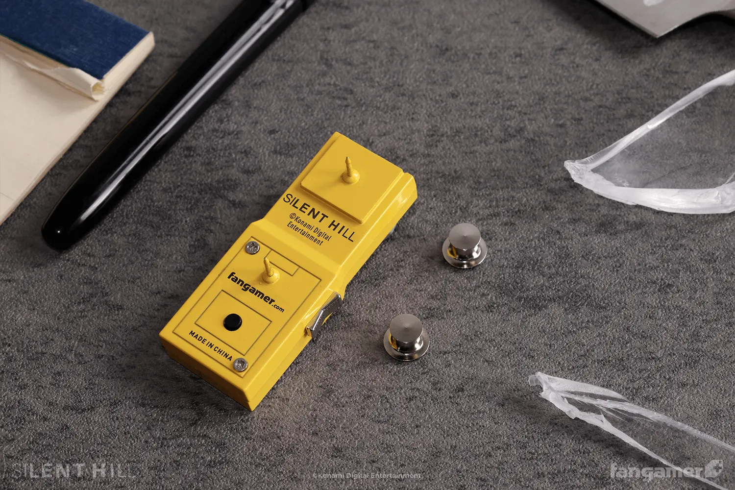 Fangamer Silent Hill Harry's Flashlight LED Pin 6,1 cm