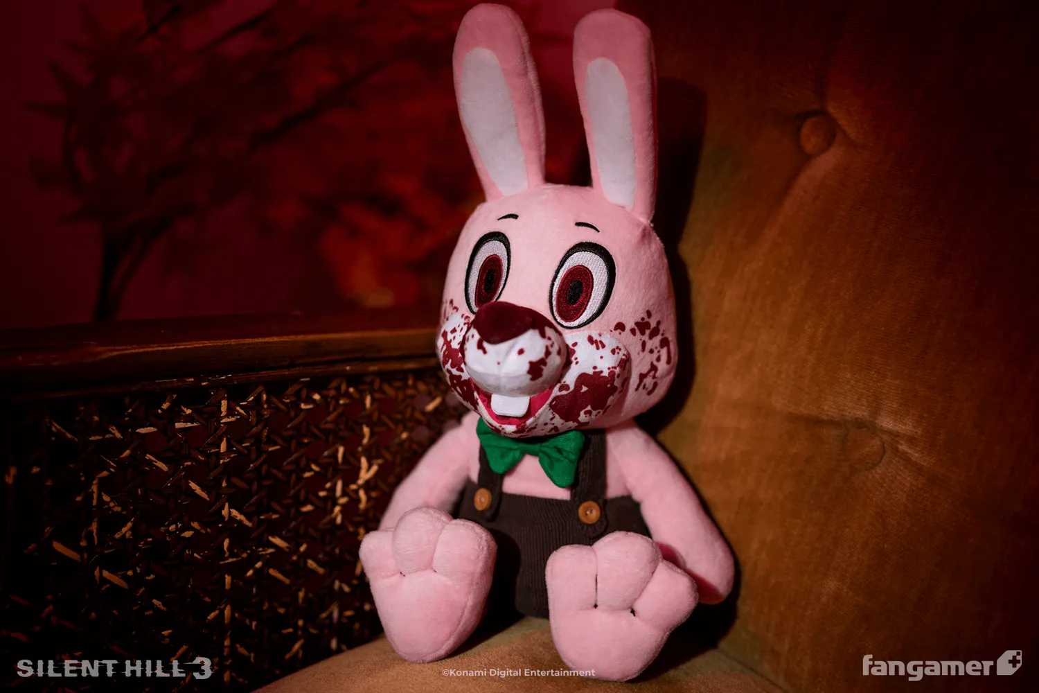 Fangamer Robbie the Rabbit Plush (Bloody Version) Plüschtier