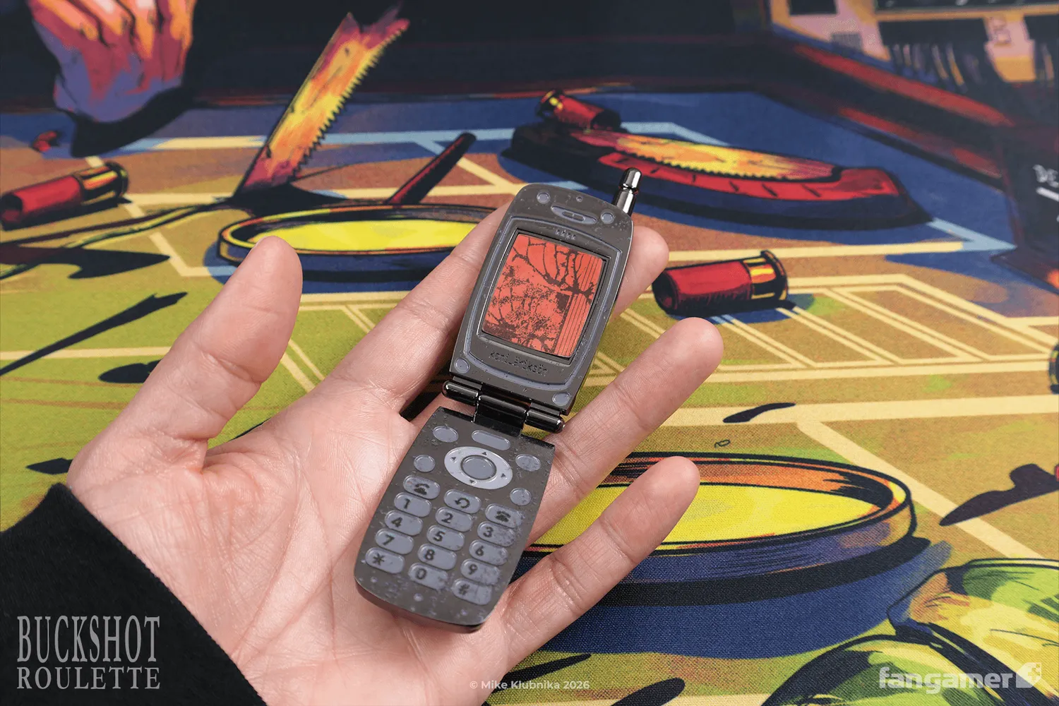 Fangamer Buckshot Roulette Burner Phone Pin Ansteckpin Klappdesign
