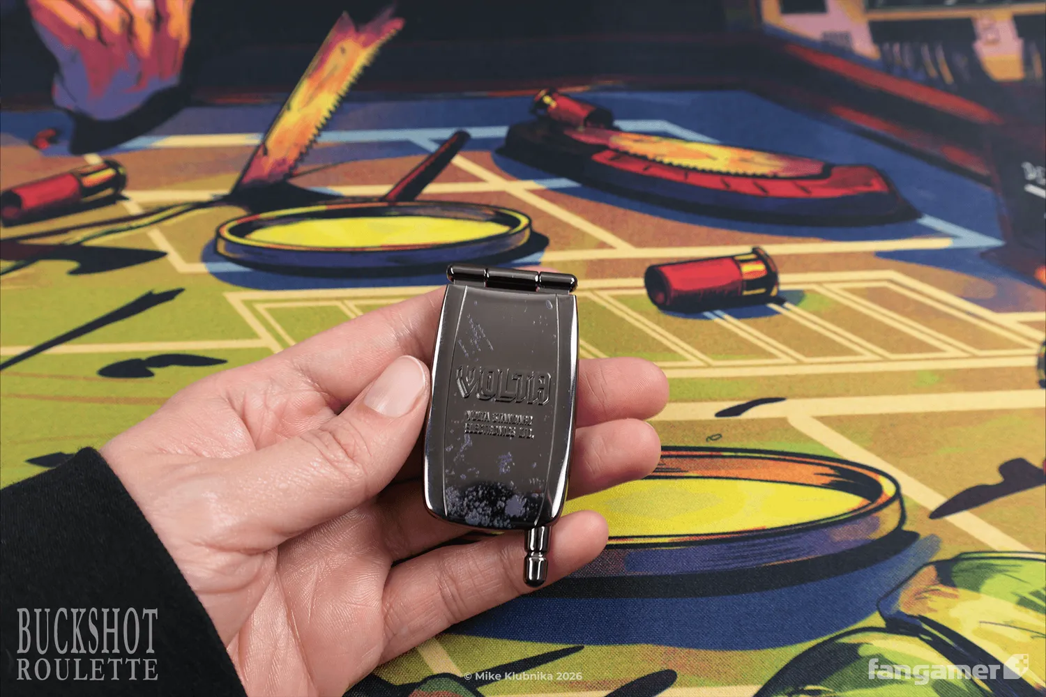 Fangamer Buckshot Roulette Burner Phone Pin Ansteckpin Klappdesign