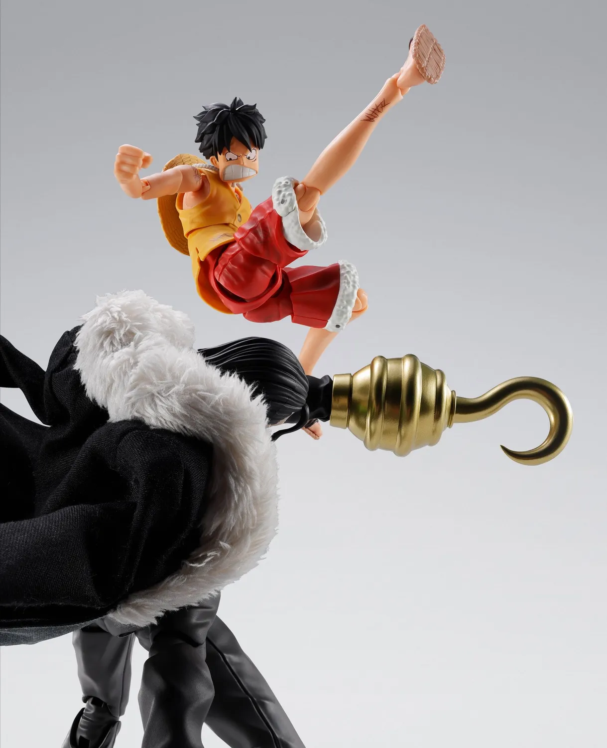 IGN Store Europe One Piece S.H.Figuarts Sir Crocodile Marineford Figur 18cm