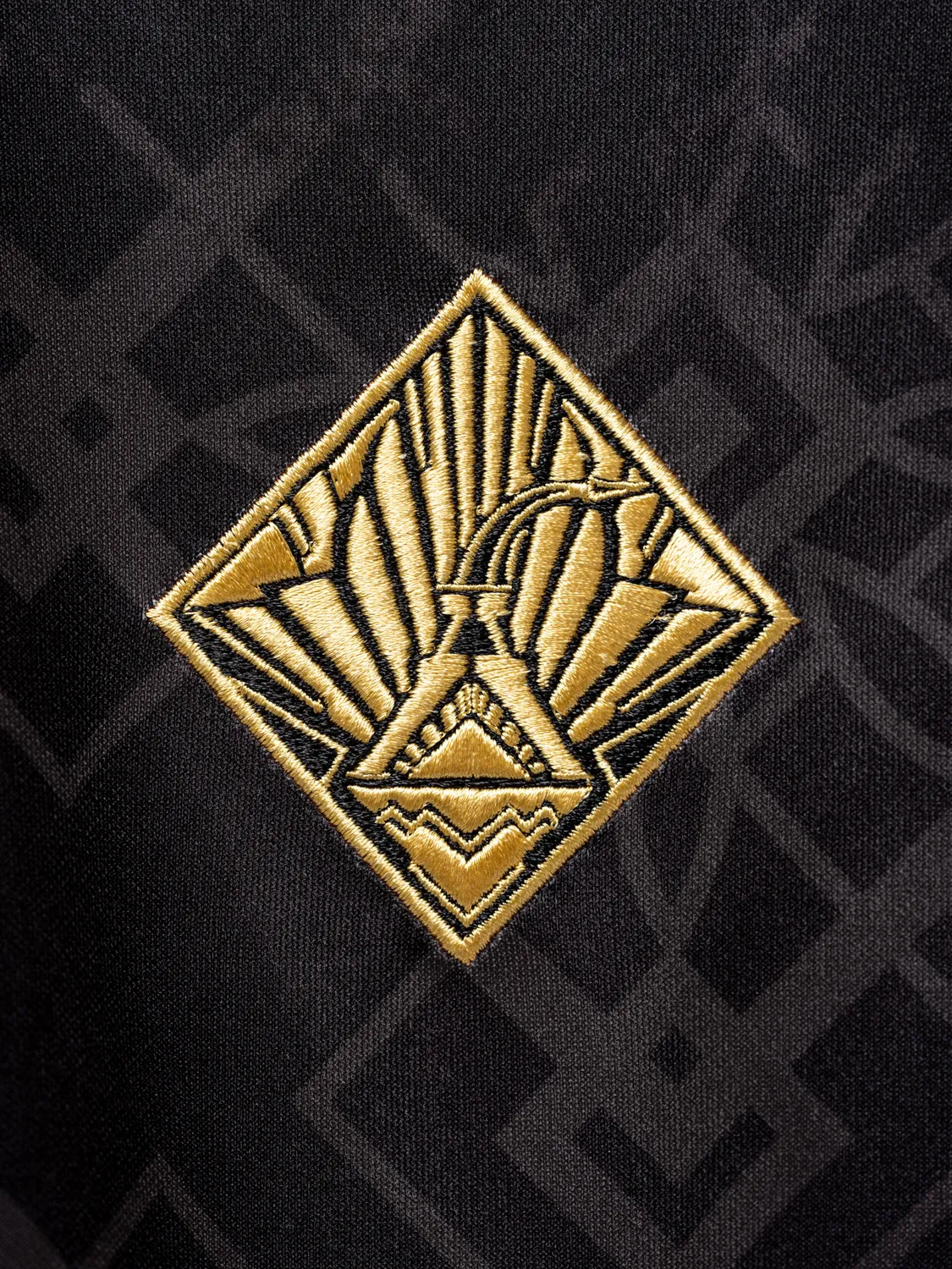 Clair Obscur Expedition 33 Obscur Jersey schwarz Gold