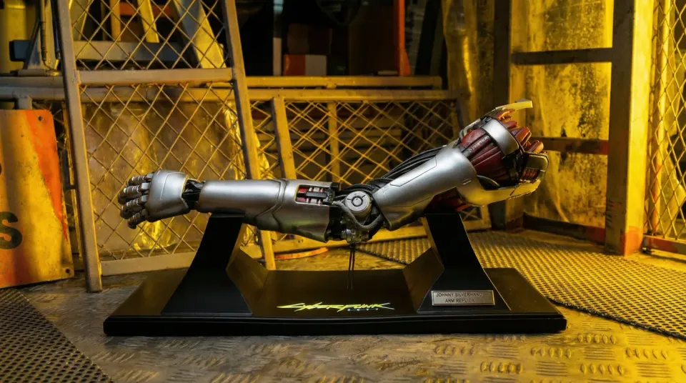 Cyberpunk 2077 Johnny Silverhand Arm Replik 30 cm