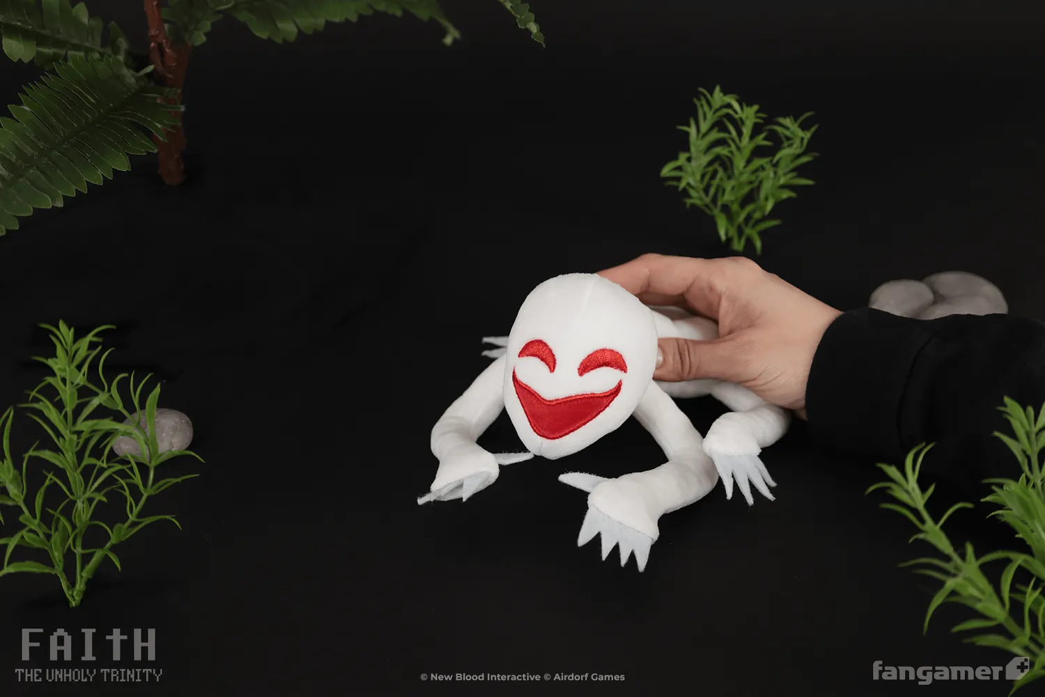 Fangamer FAITH: The Unholy Trinity Chupacabra Plüschtier bestickt