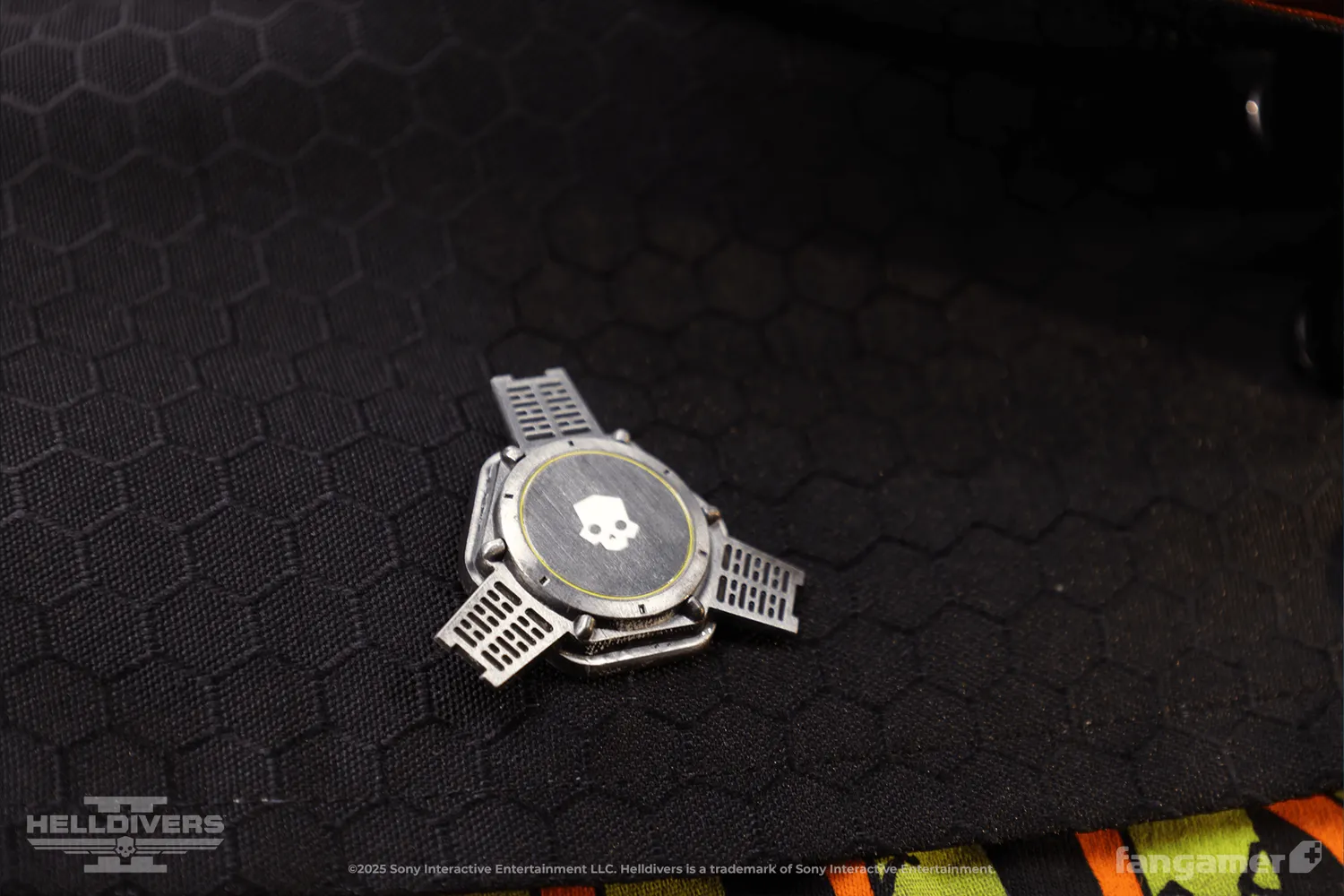 Fangamer Helldivers 2 Hellpod Pin Anstecker Antik-Metall