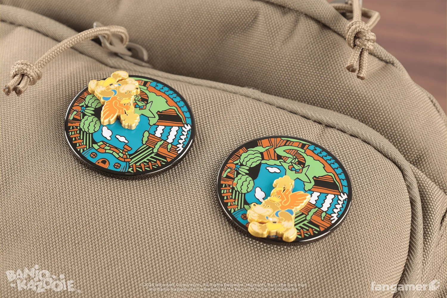 Fangamer Banjo-Kazooie Looking for Gold Pin drehbar