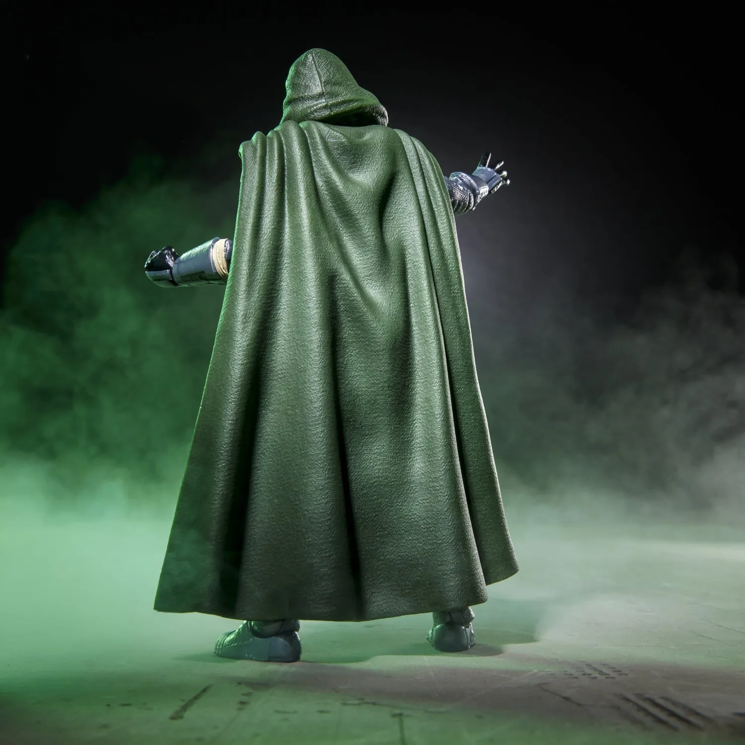 Marvel Legends Avengers: Doomsday Doctor Doom Actionfigur 15 cm