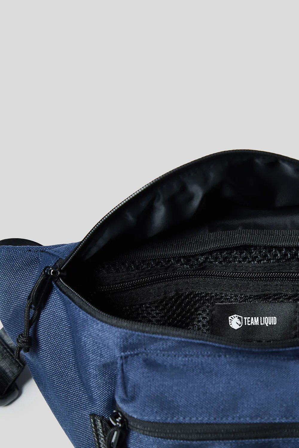 Team Liquid Liquid Sling Bag Umhängetasche