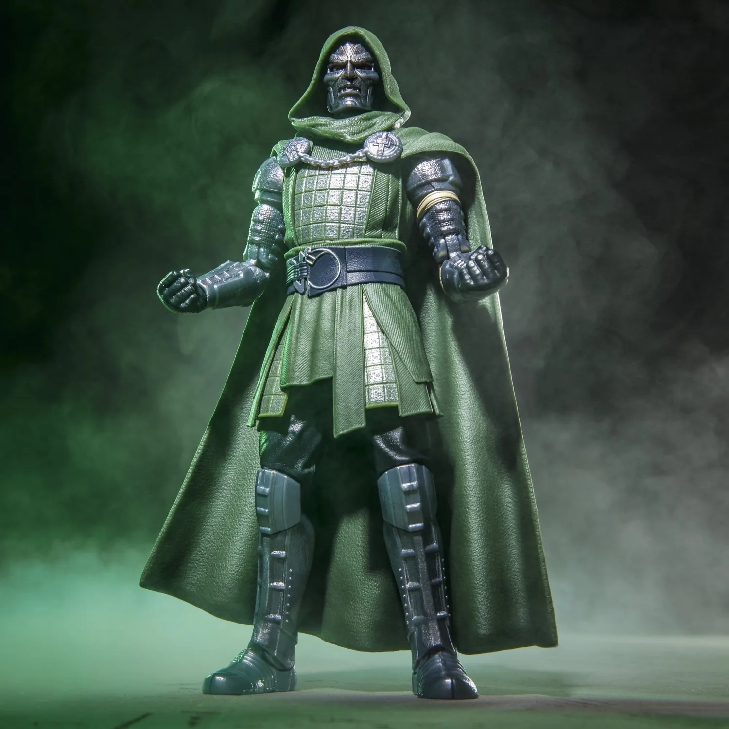 Marvel Legends Avengers: Doomsday Doctor Doom Actionfigur 15 cm