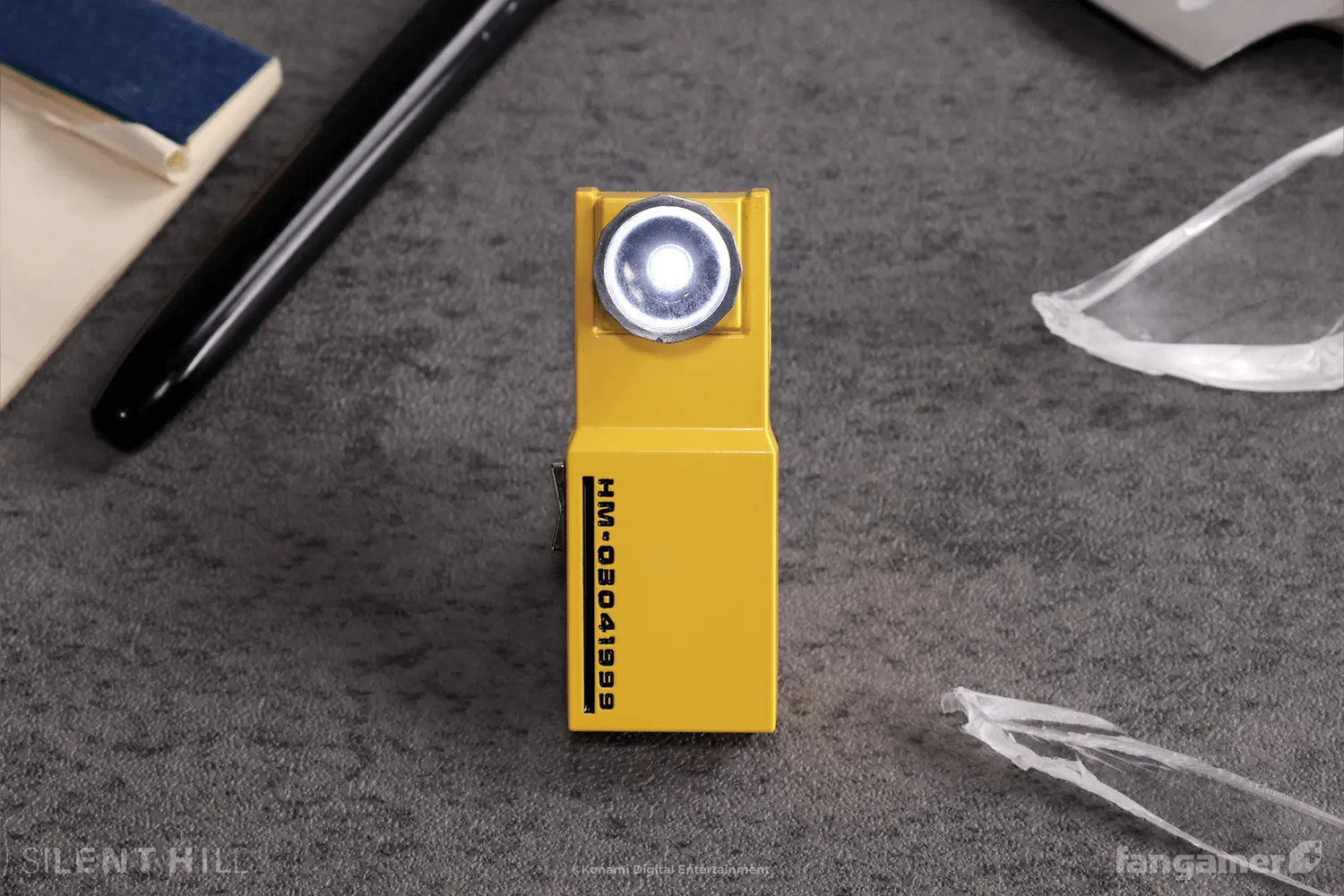 Fangamer Silent Hill Harry's Flashlight LED Pin 6,1 cm